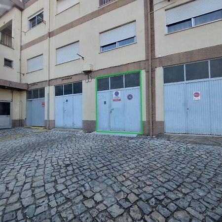 Coimbra'S Black & White Apartment Exterior photo