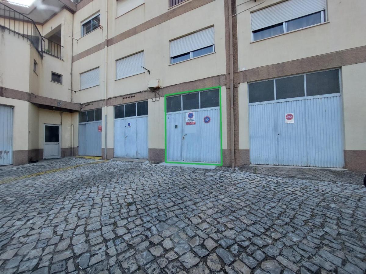 Coimbra'S Black & White Apartment Exterior photo